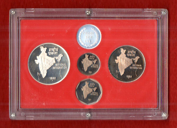 1982 - National Integration Proof 4 Coins Set (Rs.100, Rs.10, Rs.2, Ps.50) - Image 4