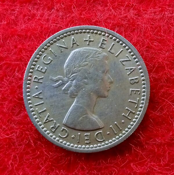 United Kingdom (UK) 6 Pence Elizabeth II 1964 Coin - Image 2