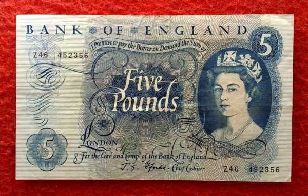 England 5 Pounds - Queen Elizabeth II Banknote