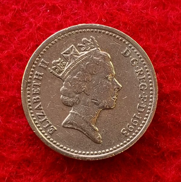 United Kingdom (UK) 1 Pound - Elizabeth II 1993 Royal Arms Coin - Image 2