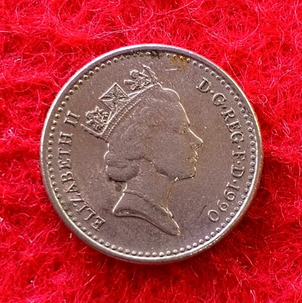United Kingdom (UK) 5 Pence - Elizabeth II 1990 Coin - Image 2
