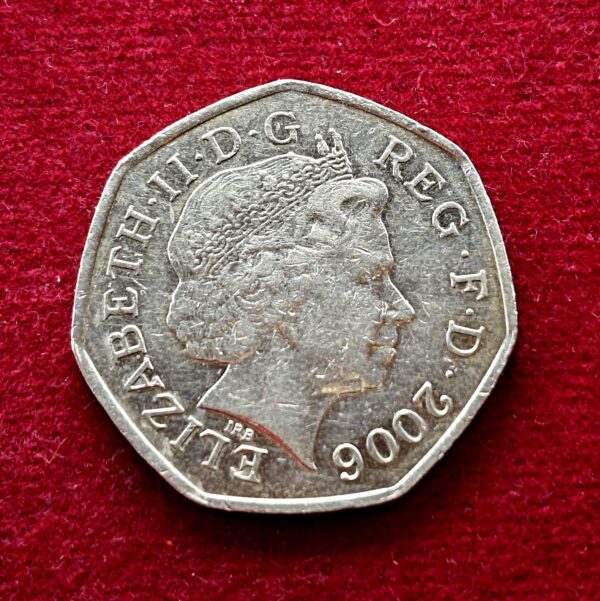 United Kingdom (UK) 50 Pence - Elizabeth II Victoria Cross 2006 Coin - Image 2