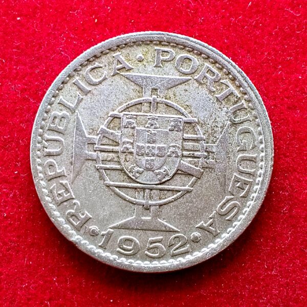 Portuguese India 1 Rupia - Republic 1952 Coin - Image 2