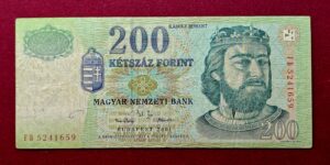 Hungary 200 Forint king Karoly Robert 2001 Note