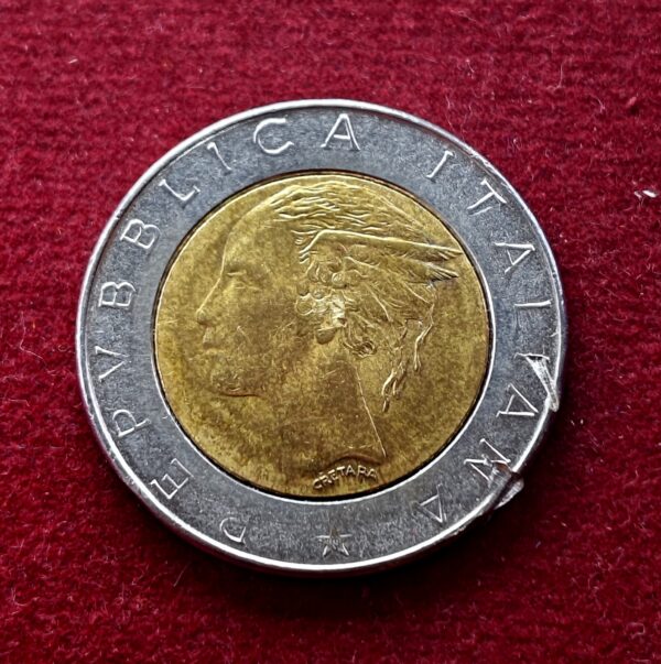 Italy 500 Lire 1983 Coin  - Image 2