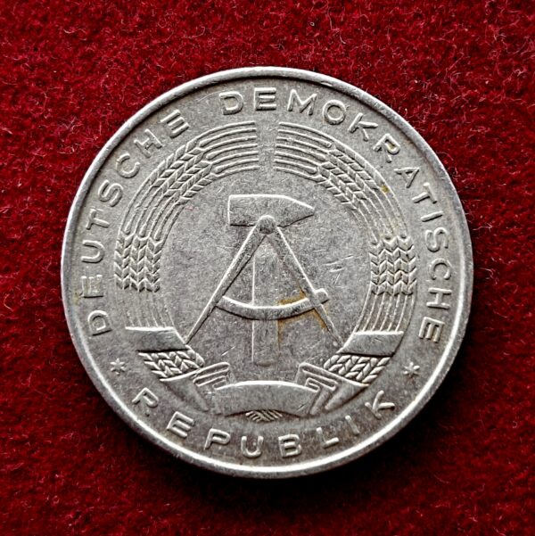 German Democratic Republic (Germany) 10 Pfennig 1967 Coin  - Image 2