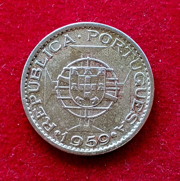 Portuguese India 60 Centavos 1959 Coin  - Image 2