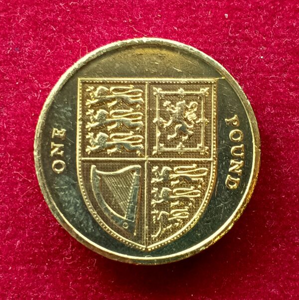 United Kingdom (UK) 1 Pound – Elizabeth II Royal Shield 2008 Coin