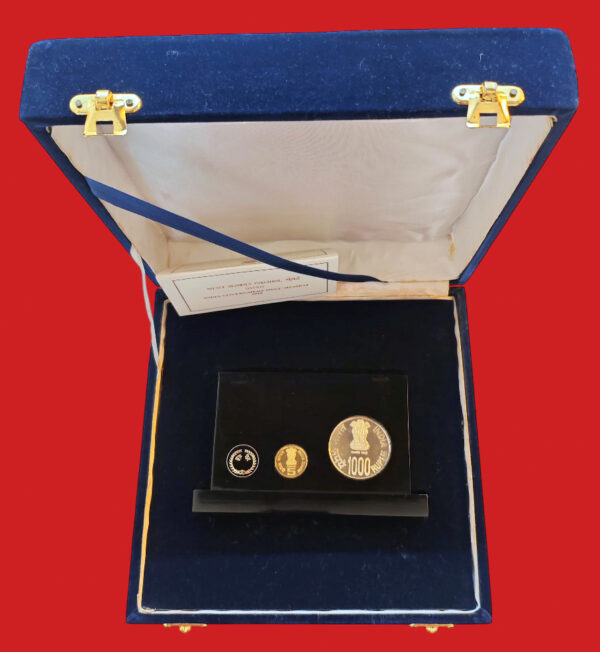 2010 - 1000 Years of Brihadeeswarar Temple Proof 2 Coins VVIP Velvet Box (Rs 5, Rs 1000) - Image 2