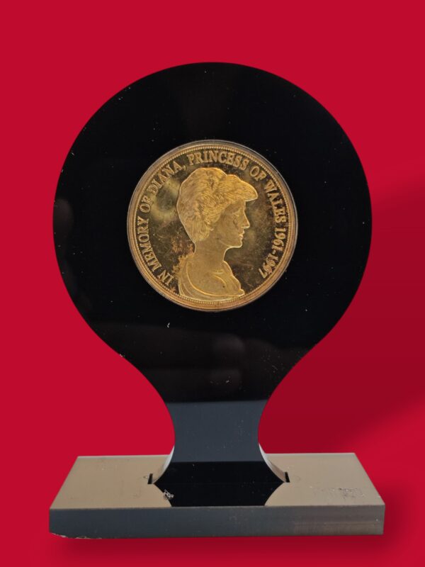Medal - In Memory of Diana Princess of Wales 1961 -1997 Display Stand (40 mm) - Image 2