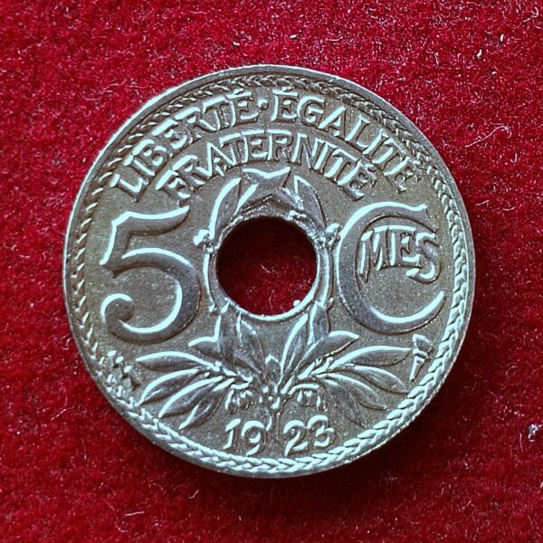 France 5 Centimes 1923 Coin (Round with a round hole)