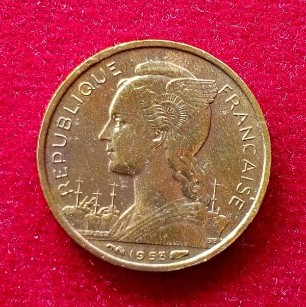 Madagascar 10 Francs 1953 Coin - Image 2
