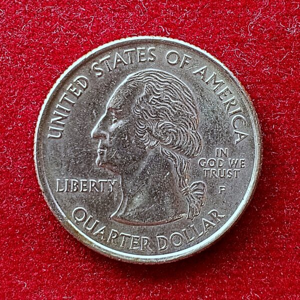 United States 1/4 Dollar “Washington Quarter” Michigan 2004 Coin  P (Mint of Philadelphia) - Image 2