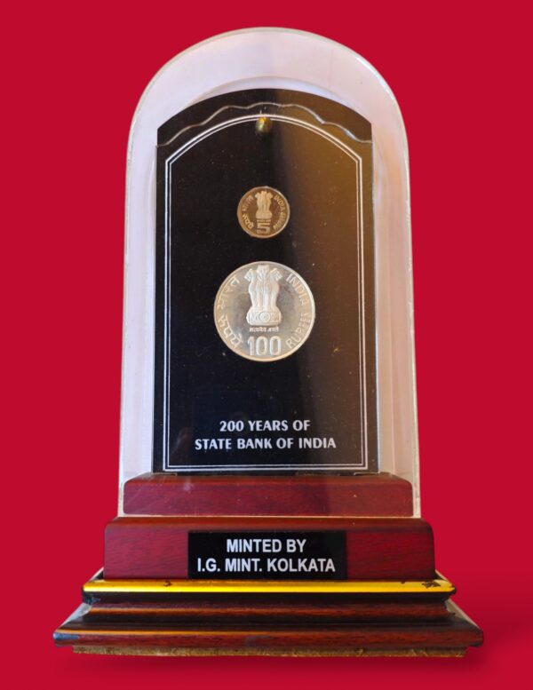 2006 - State Bank of India (SBI) Kolkata VVIP Velvet Box 2 Coins Set (Rs.100, Rs.5) - Image 2