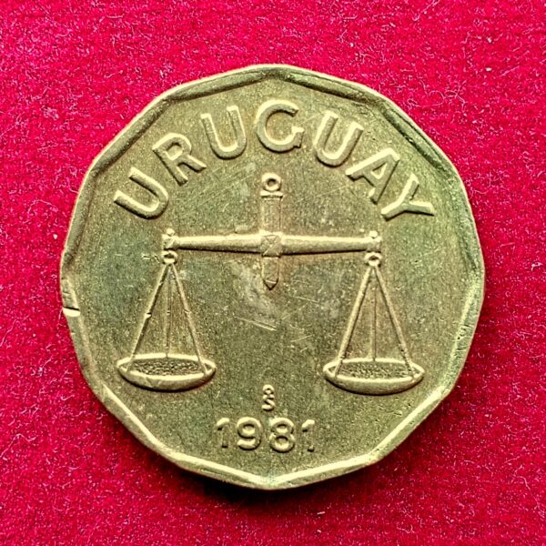 Uruguay 50 Centesimos Scale (ancient roman type) 1981 Coin - Image 2